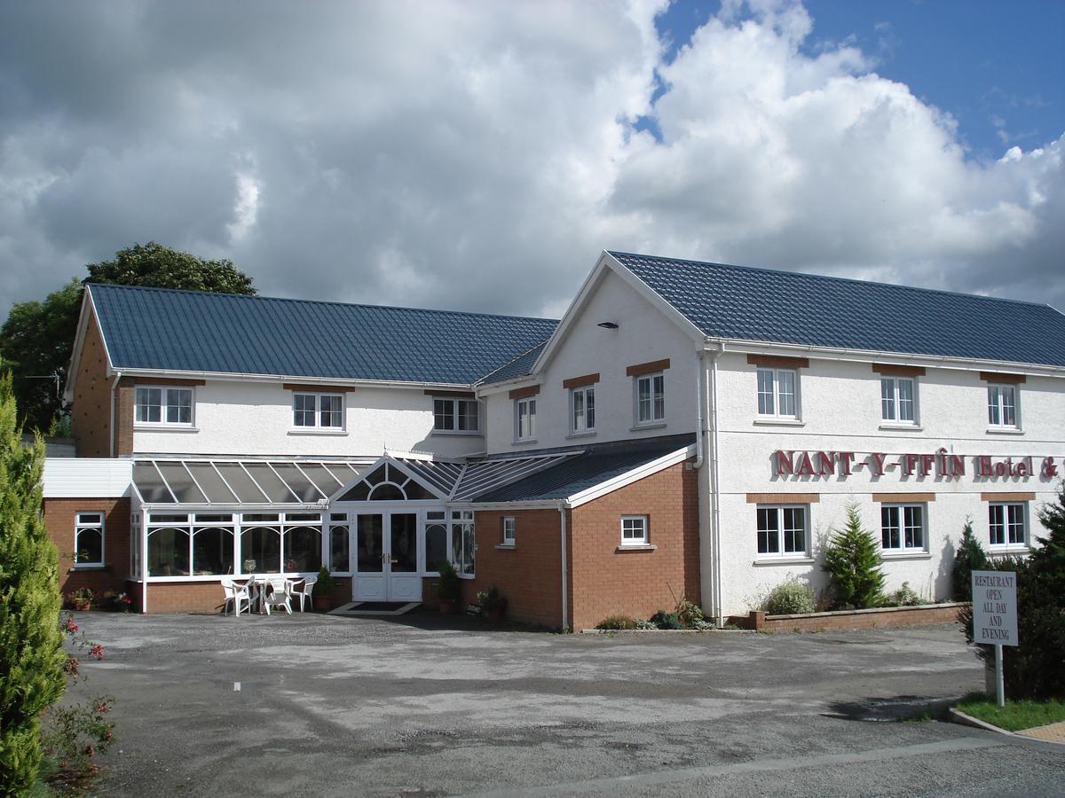 Nant-Y-Ffin Hotel Llandissilio 外观 照片