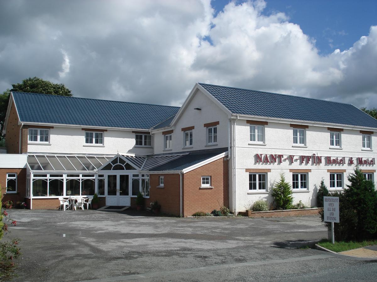 Nant-Y-Ffin Hotel Llandissilio 外观 照片