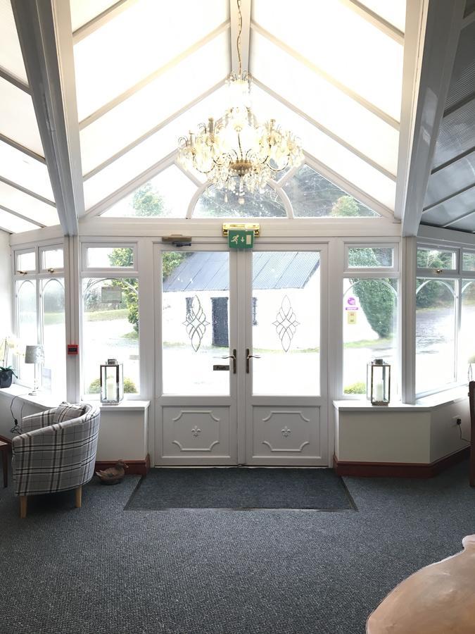 Nant-Y-Ffin Hotel Llandissilio 外观 照片