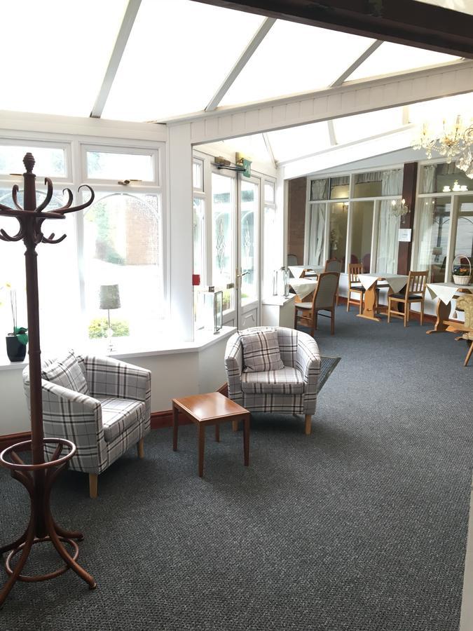 Nant-Y-Ffin Hotel Llandissilio 外观 照片