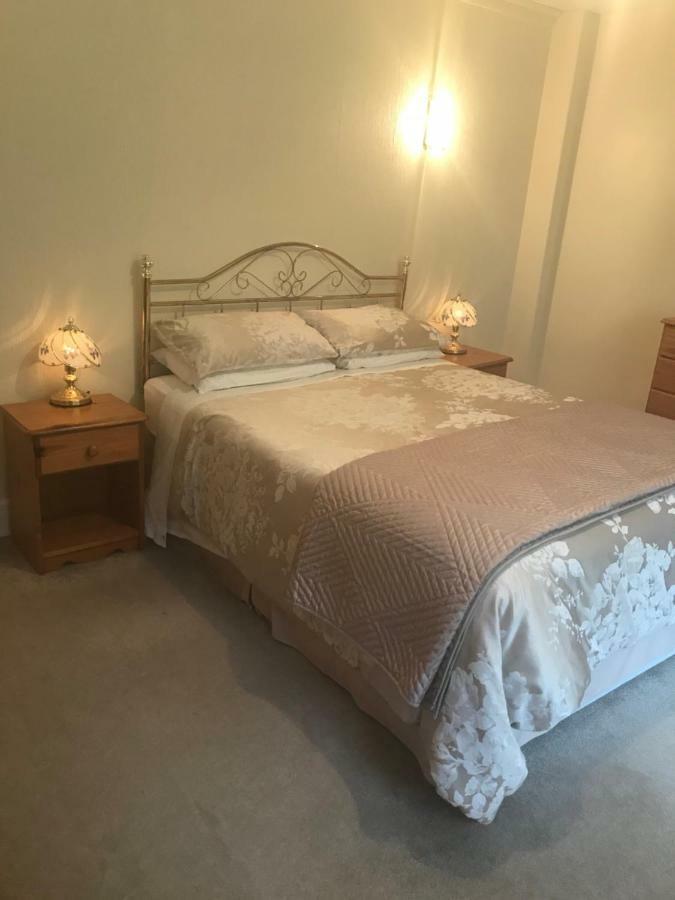 Nant-Y-Ffin Hotel Llandissilio 外观 照片